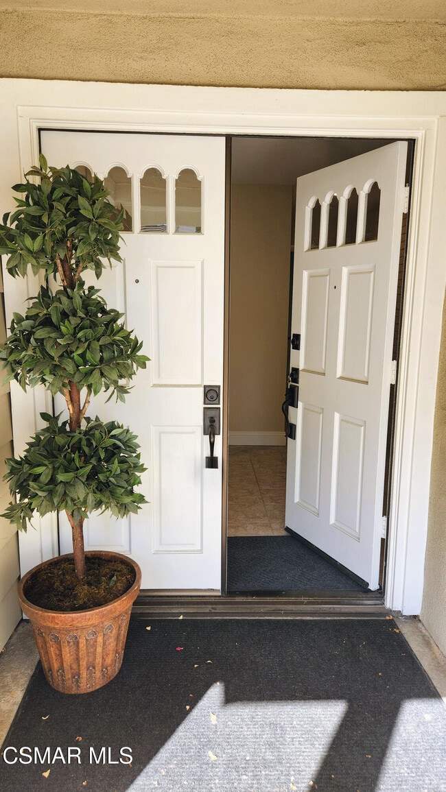 3004 Shadow Brook Ln in Thousand Oaks, CA - Building Photo - Building Photo