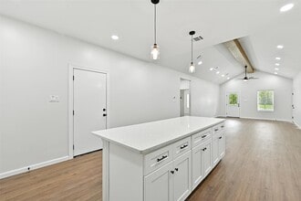 6109 Woodrow St in Texas City, TX - Building Photo - Building Photo