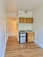 1064 Beacon St, Unit #6 in Brookline, MA - Foto de edificio - Building Photo
