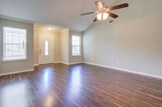 156 Pecan Grove Ave in Goose Creek, SC - Foto de edificio - Building Photo