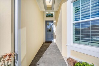 5855 Haiti Dr in Naples, FL - Building Photo - Building Photo