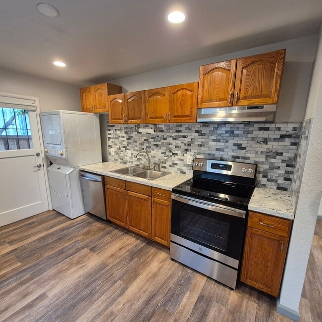 3833 to 3835 Sherman Way in Sacramento, CA - Building Photo - Building Photo
