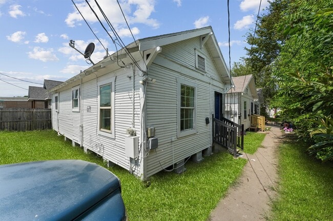 property at 3019 Florida St