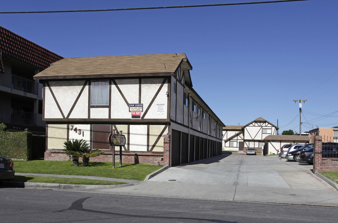 Chelsea Apartments in Buena Park, CA - Building Photo