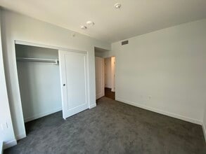 3200 Corvette Way in Richmond, BC - Building Photo - Building Photo