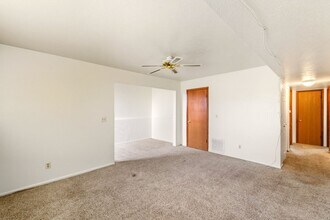 1085 S Perry St in Denver, CO - Building Photo - Building Photo
