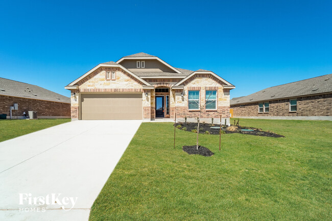 6125 Treadle in Canyon Lake, TX - Building Photo - Building Photo