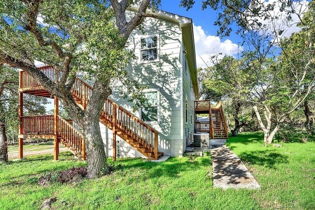 207 Oakwood Loop in San Marcos, TX - Building Photo - Building Photo