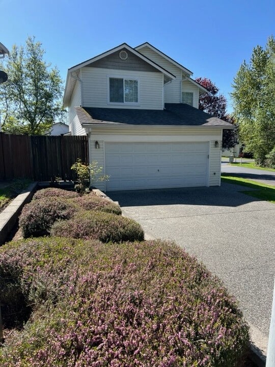 9508 17th Pl NE in Lake Stevens, WA - Building Photo