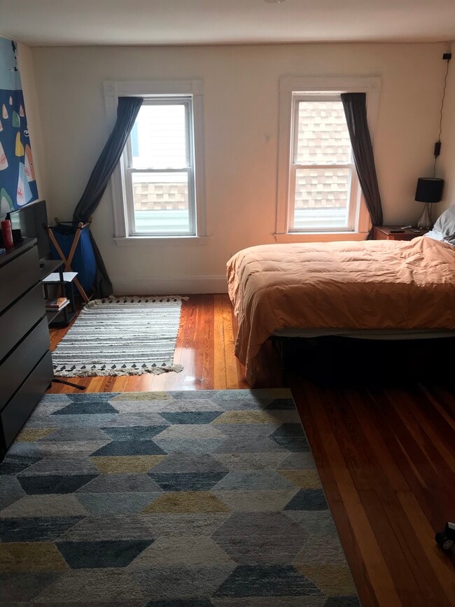 19 Warner St in Somerville, MA - Building Photo - Building Photo