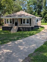 221 E Maine Ave in Bessemer City, NC - Building Photo