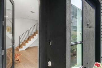 3724 1/2 Vinton Ave in Los Angeles, CA - Building Photo - Building Photo