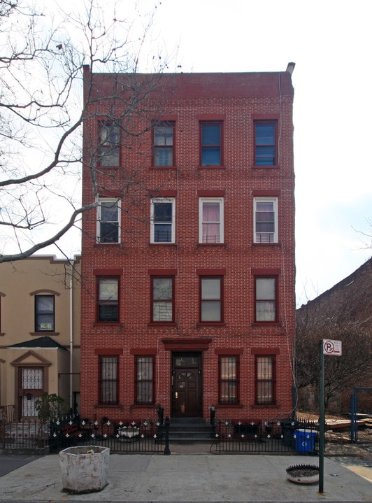 896 Madison St in Brooklyn, NY - Building Photo