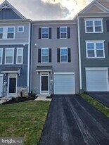 453 Husky Trl in Martinsburg, WV - Building Photo