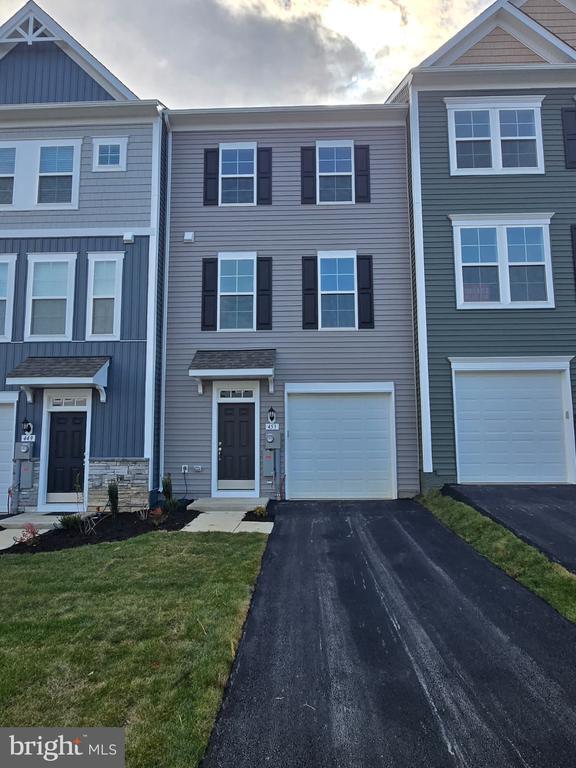 property at 453 Husky Trl