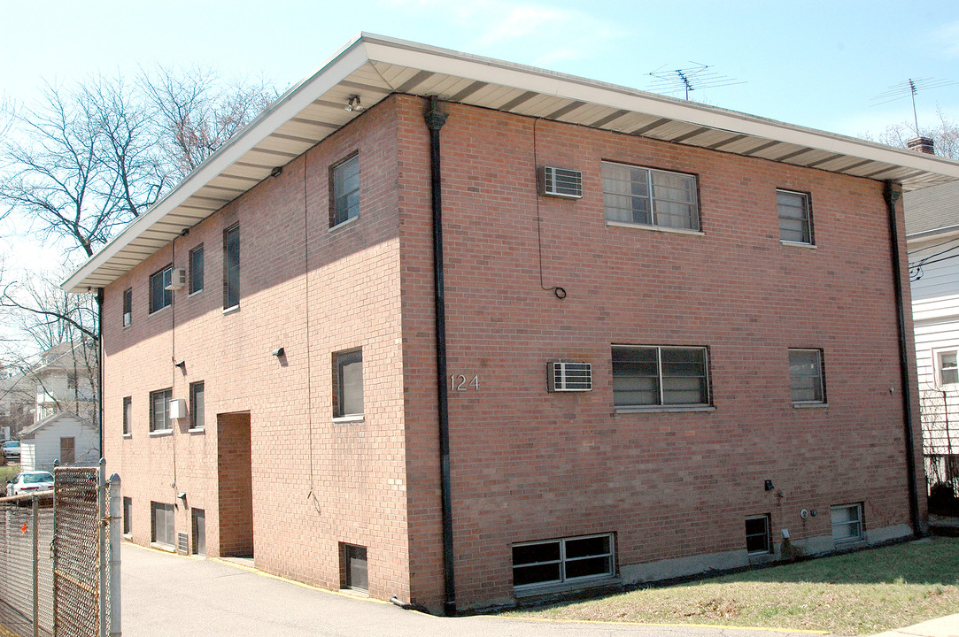 126 Johnson St in Highland Park, NJ - Building Photo