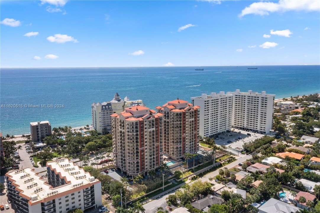 2011 N Ocean Blvd, Unit 705 in Fort Lauderdale, FL - Foto de edificio