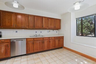56 Arthur Ct in Port Chester, NY - Building Photo - Building Photo