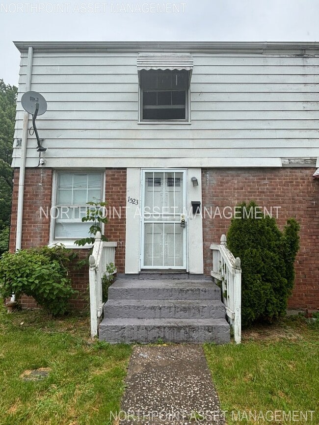 property at 1523 Babbitt Rd