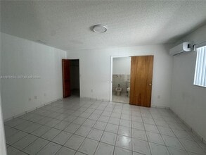 7685 W 30th Ln in Hialeah, FL - Building Photo - Building Photo