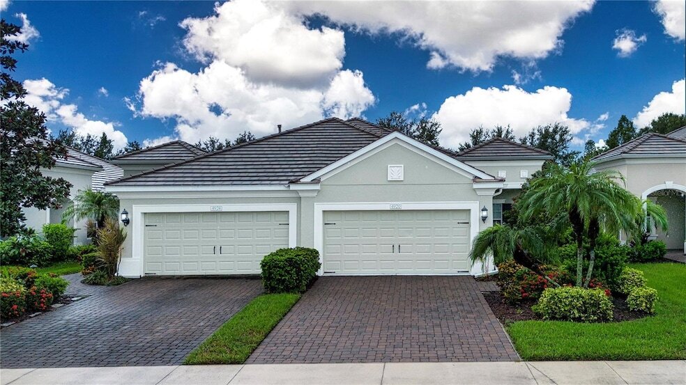 4920 Maymont Park Cir, Unit 02-0420 in Bradenton, FL - Building Photo