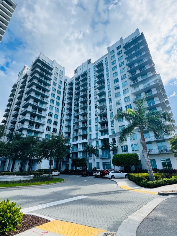 300 S Australian Ave in West Palm Beach, FL - Building Photo - Building Photo