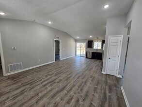 632 Prospect St in Osage City, KS - Building Photo - Building Photo