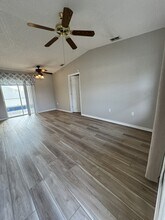 5100 Mentmore Ave in Spring Hill, FL - Building Photo - Building Photo