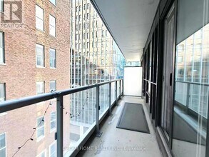 70 Temperance St in Toronto, ON - Building Photo - Building Photo