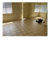 11700 Glenoaks Blvd, Unit 14 in San Fernando, CA - Building Photo - Building Photo