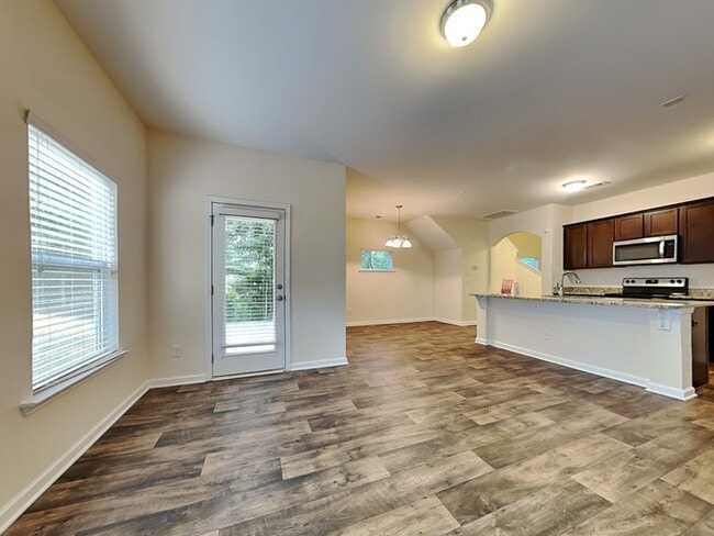 231 Jimmy Love Ln in Columbia, SC - Foto de edificio - Building Photo