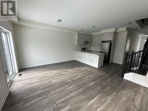 50 Seahorse Cmn in Cambridge, ON - Building Photo - Building Photo