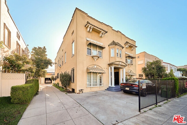property at 1414 Bronson Ave