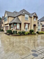 1049 Matthews Run Way in Roseville, CA - Building Photo