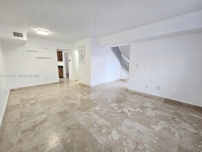 7211 W 24th Ave in Hialeah, FL - Building Photo - Building Photo