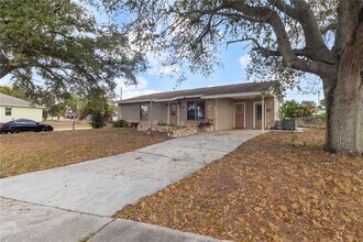 4268 Grobe St in North Port, FL - Building Photo - Building Photo