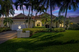 22 Windward Isle in Palm Beach Gardens, FL - Building Photo - Building Photo