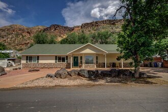 575 S 60 E-Unit -ID1247115P in Hurricane, UT - Building Photo - Building Photo