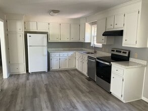 1146 Old Barnwell Rd in West Columbia, SC - Building Photo - Building Photo