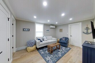 30 Prospect Hill St in Newport, RI - Building Photo - Building Photo