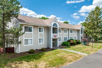 Clarendon Heights in Syracuse, NY - Foto de edificio - Building Photo