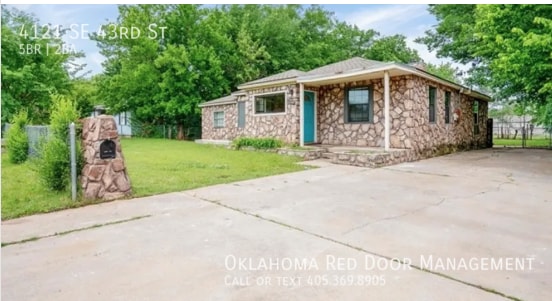property at 4121 SE 43rd St