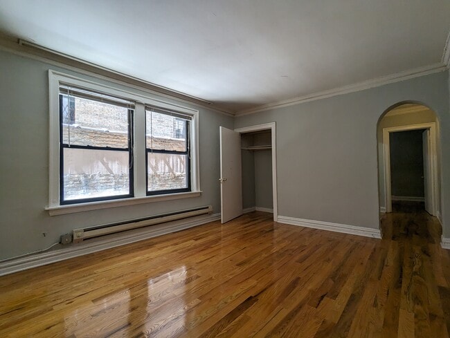 429 W Roscoe St, Unit 425-104 in Chicago, IL - Foto de edificio - Building Photo