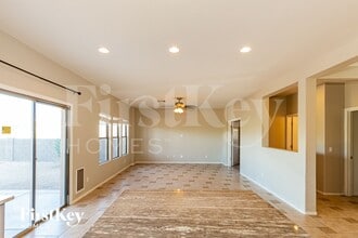 12949 N Desert Olive Dr in Oro Valley, AZ - Foto de edificio - Building Photo