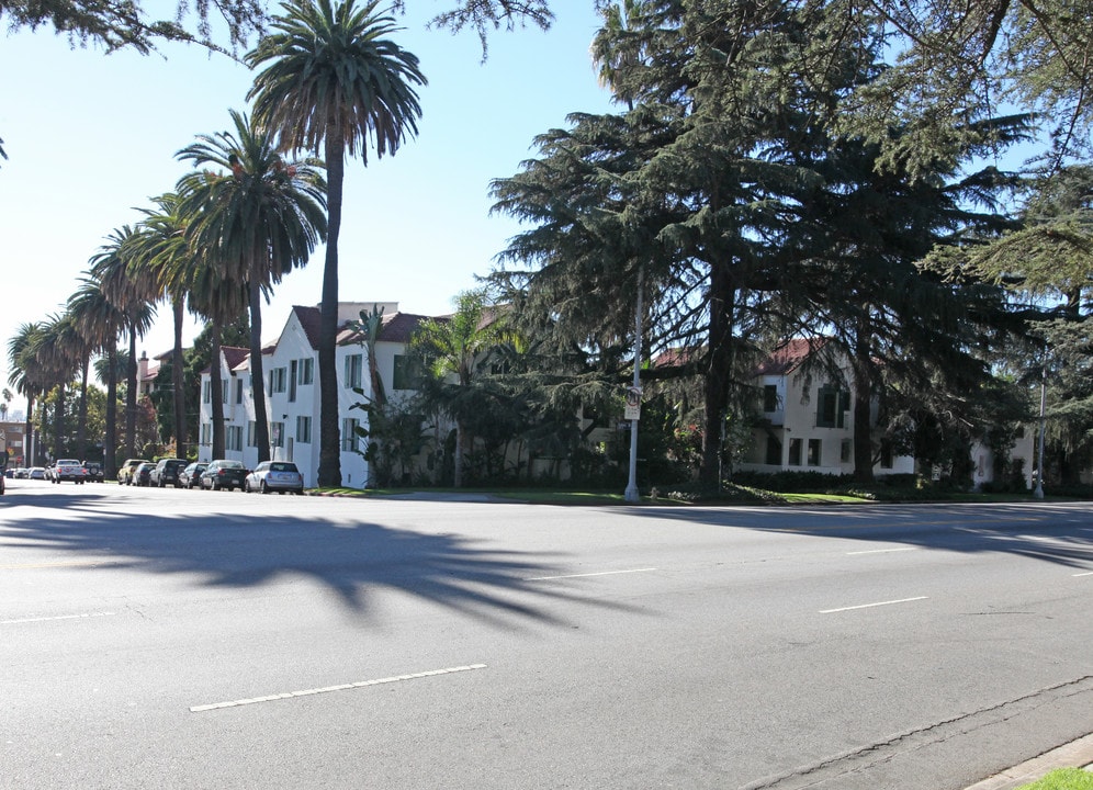 4600-4602 Los Feliz Blvd in Los Angeles, CA - Building Photo