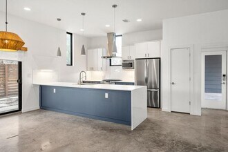 4711 Gonzales St in Austin, TX - Building Photo - Building Photo