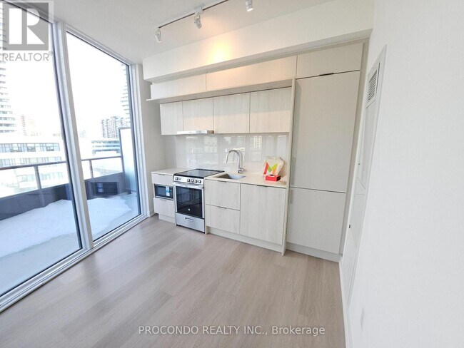 property at 448 Burnhamthorpe Rd W