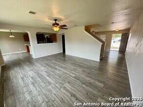8755 Sunview St in San Antonio, TX - Building Photo - Building Photo