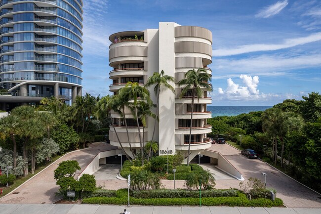 The Tropicana in North Miami Beach, FL - Foto de edificio - Building Photo