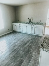 701 S Broadway Ave in Shawnee, OK - Foto de edificio - Building Photo